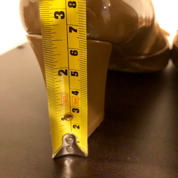 ‼️SOLD!!!‼️Authentic olive PRADA heel shoe. - Picture 8 of 8